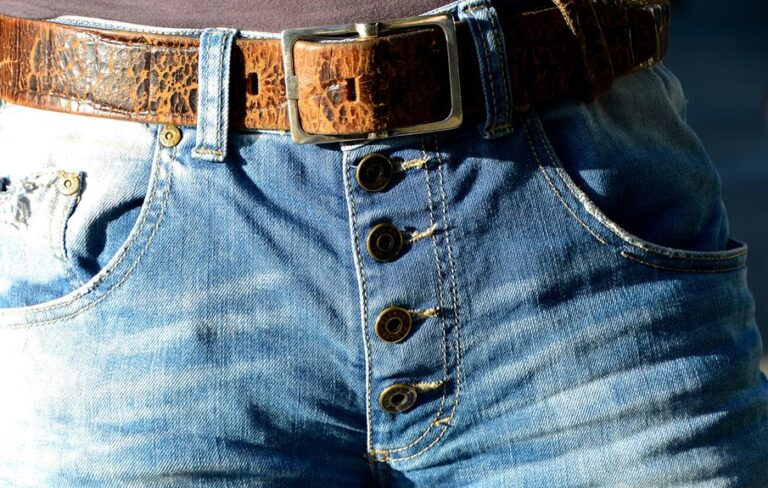 wide belt with bootcut