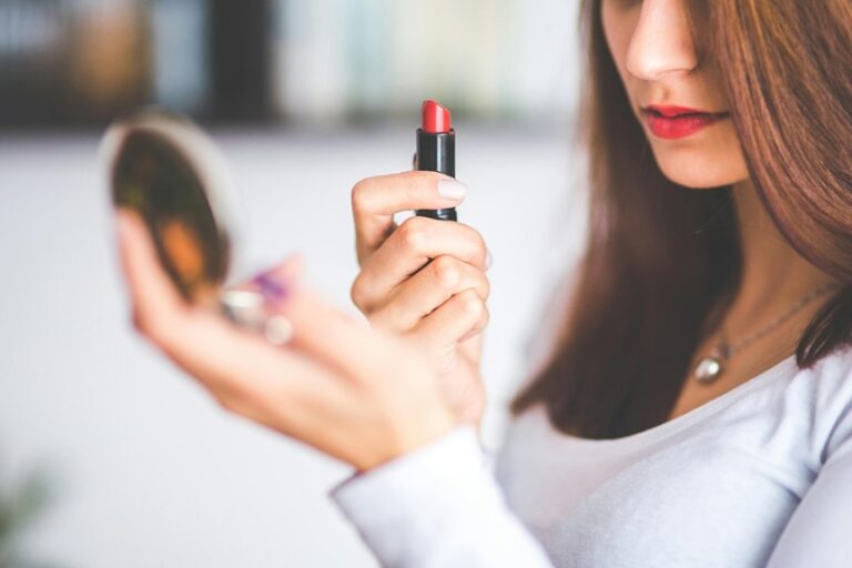 matte lipstick cracking prevention tips